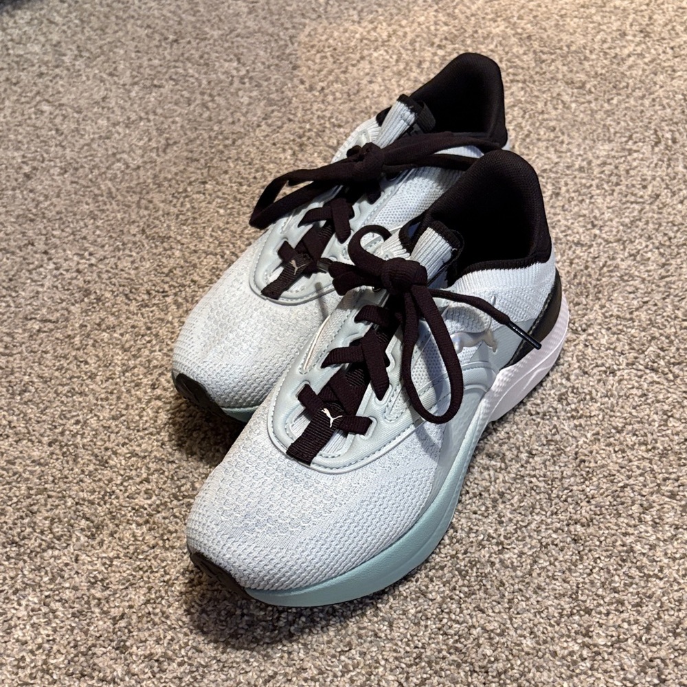 Puma Lightweight Women's Athletic Sneakers in Light Blue and Black